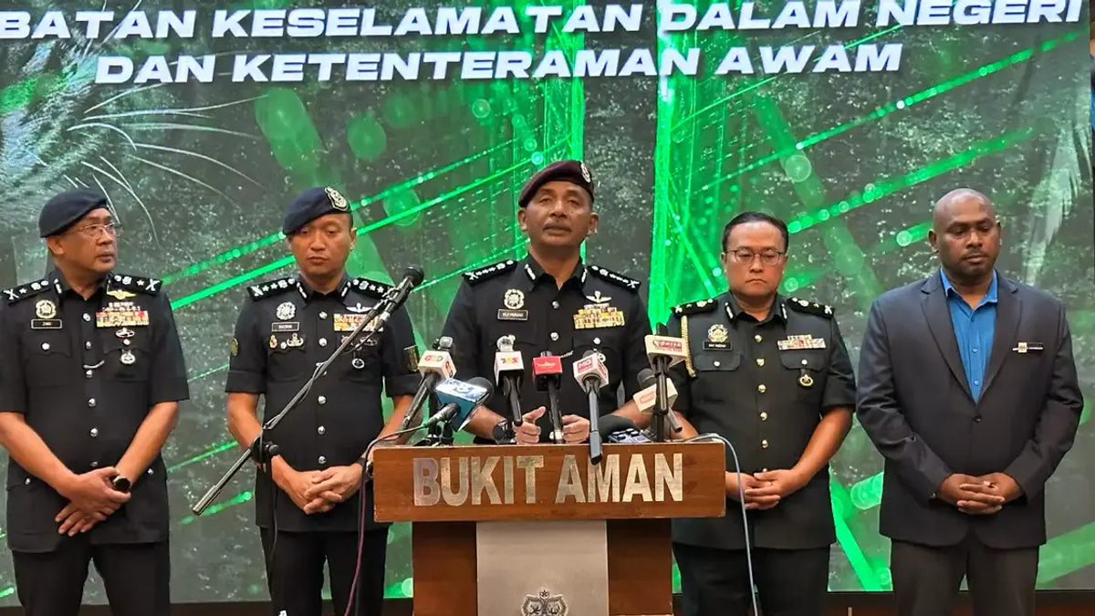 Five arrested as police seize RM13 million in contraband goods from Kuala Lumpur and Klang