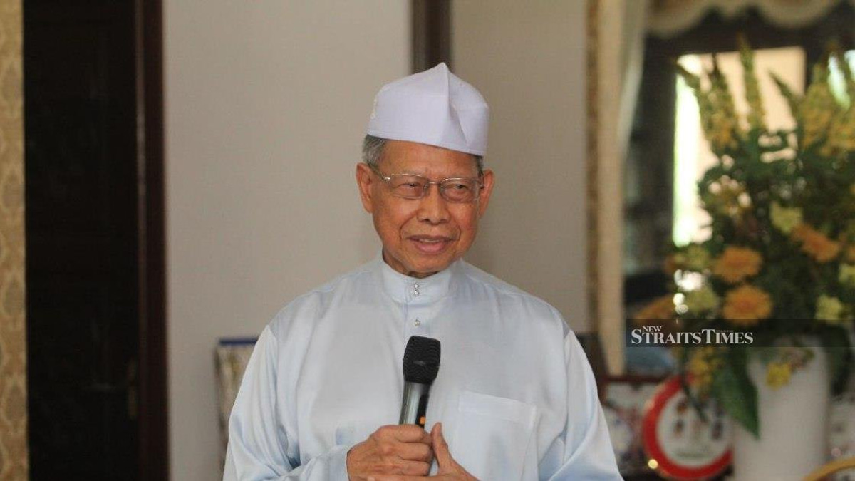 Former MP Mustapa Mohamed rules out GE16 run, citing health concerns