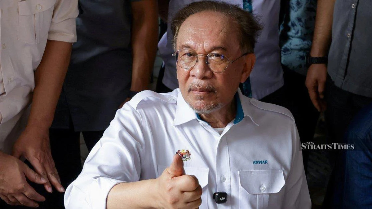Anwar Ibrahim tops Merdeka Centre popularity rankings as political leadership survey shows contrasting public sentiment