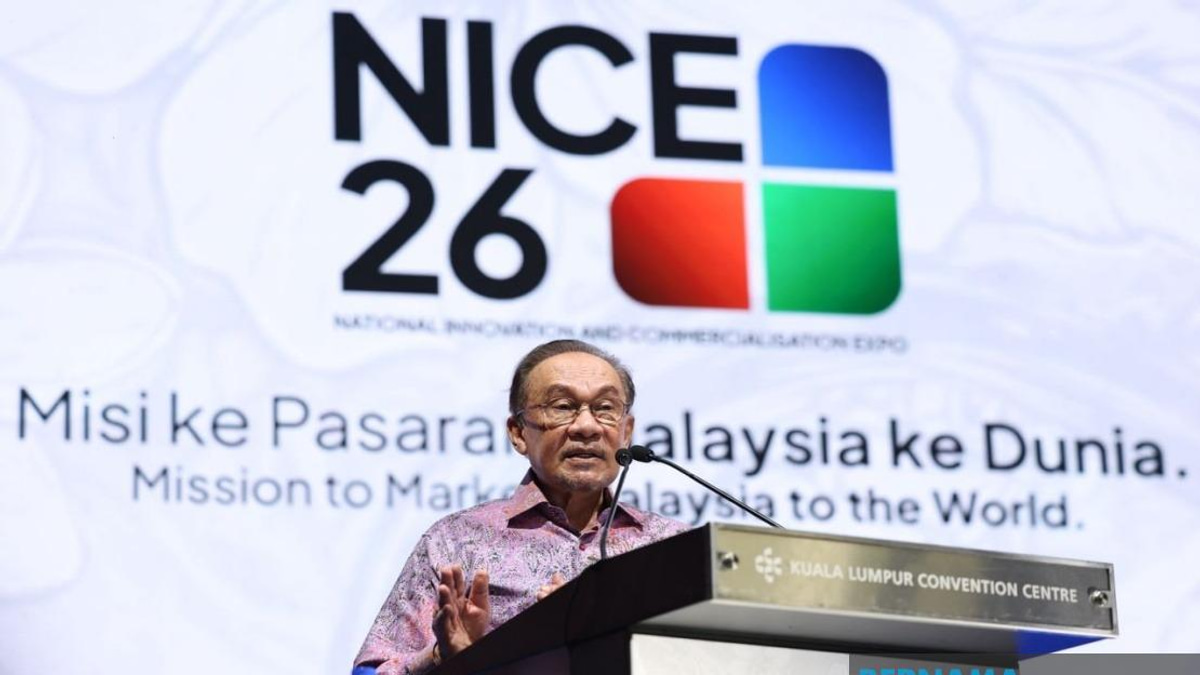 PM Anwar Calls for End to Outdated Bureaucracy Stalling Innovation Drive