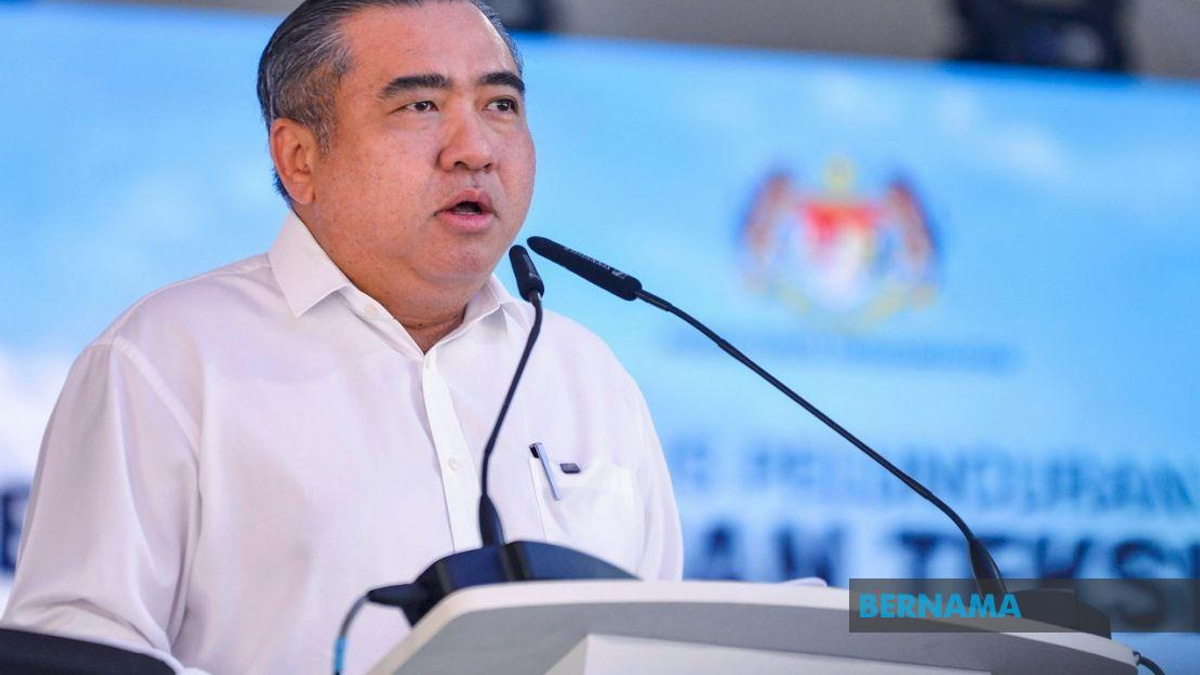 Malaysia's MADANI Taxi Reform Shifts Drivers from Leasing to Ownership