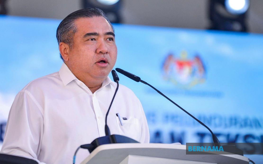 Malaysia's MADANI Taxi Reform Shifts Drivers from Leasing to Ownership