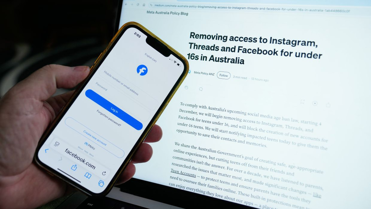Australian PM Blasts Senate Delay on Child Social Media Ban Enforcement Powers