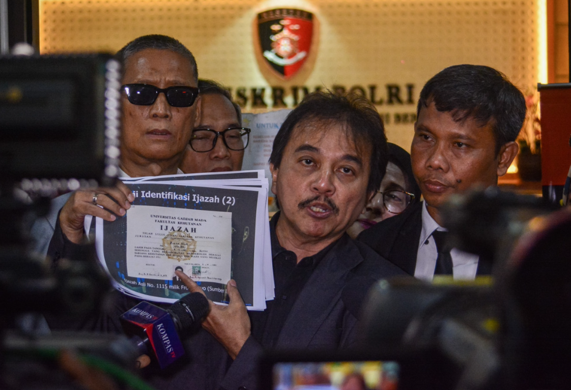 Former Indonesian Minister Detained in Jokowi Diploma Defamation Case