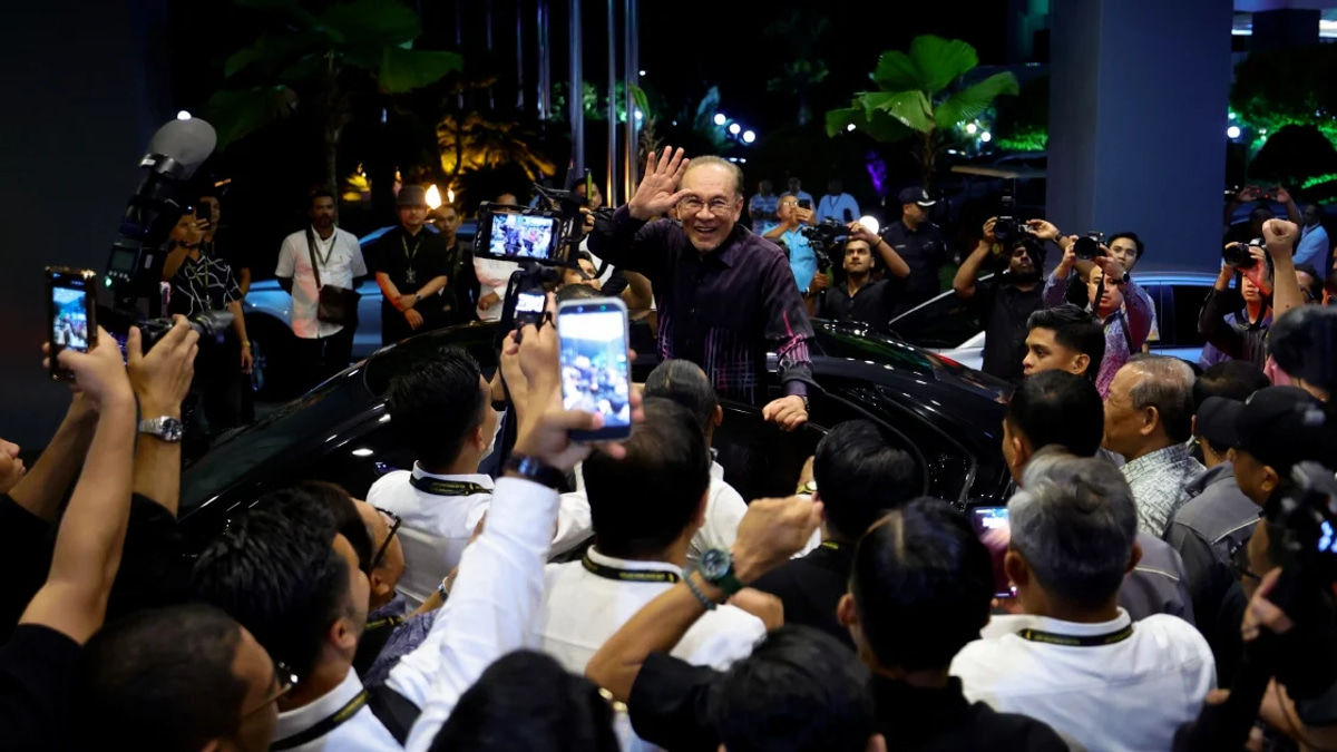 Anwar Says Abuse of Power, Not Racial Divisions, Is Malaysia's Core Challenge