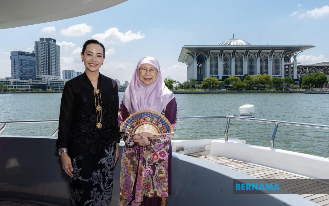 Thailand's First Lady Enjoys Putrajaya Lake Tour During PM's Diplomatic Visit