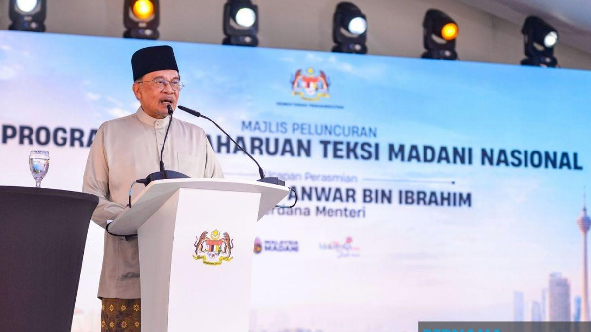 Anwar Backs Taxi Industry With Extra RM10 Million, Proton Partnership
