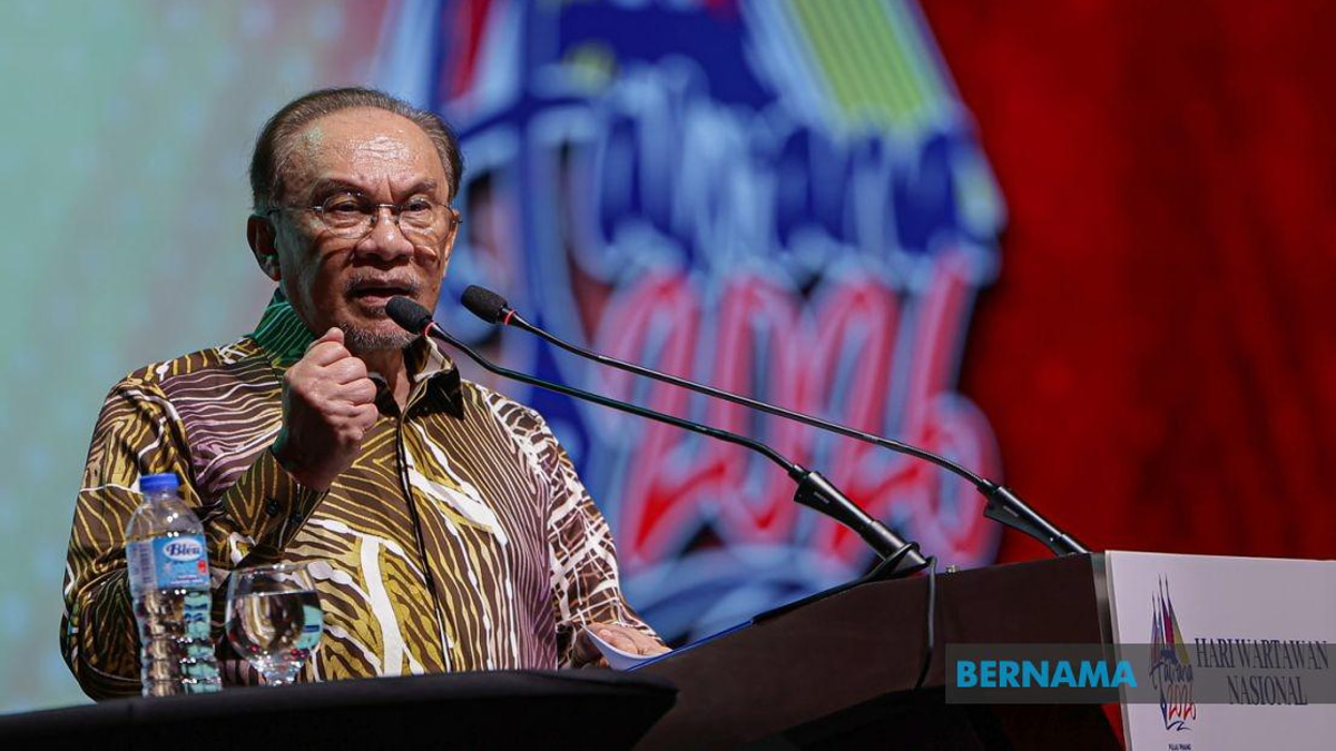 PM Anwar Endorses Nallini as Malaysian Media Council Chair to Restore Public Trust