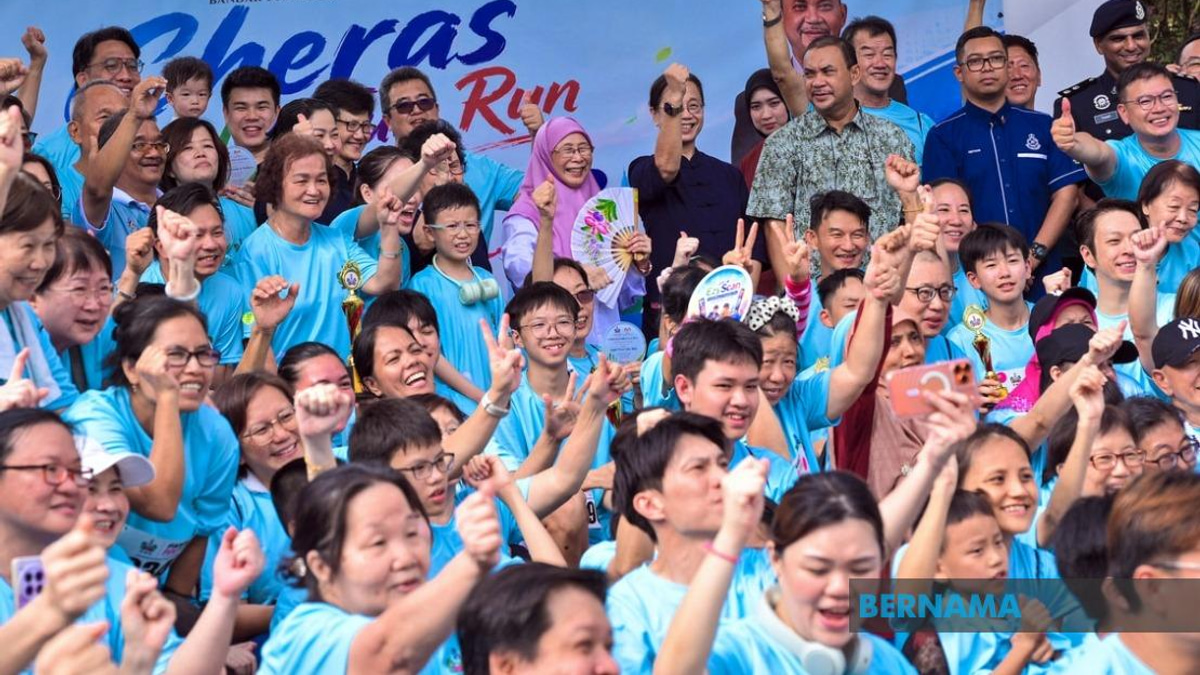 Healthy Living Essential as Malaysia Ages, Says Wan Azizah