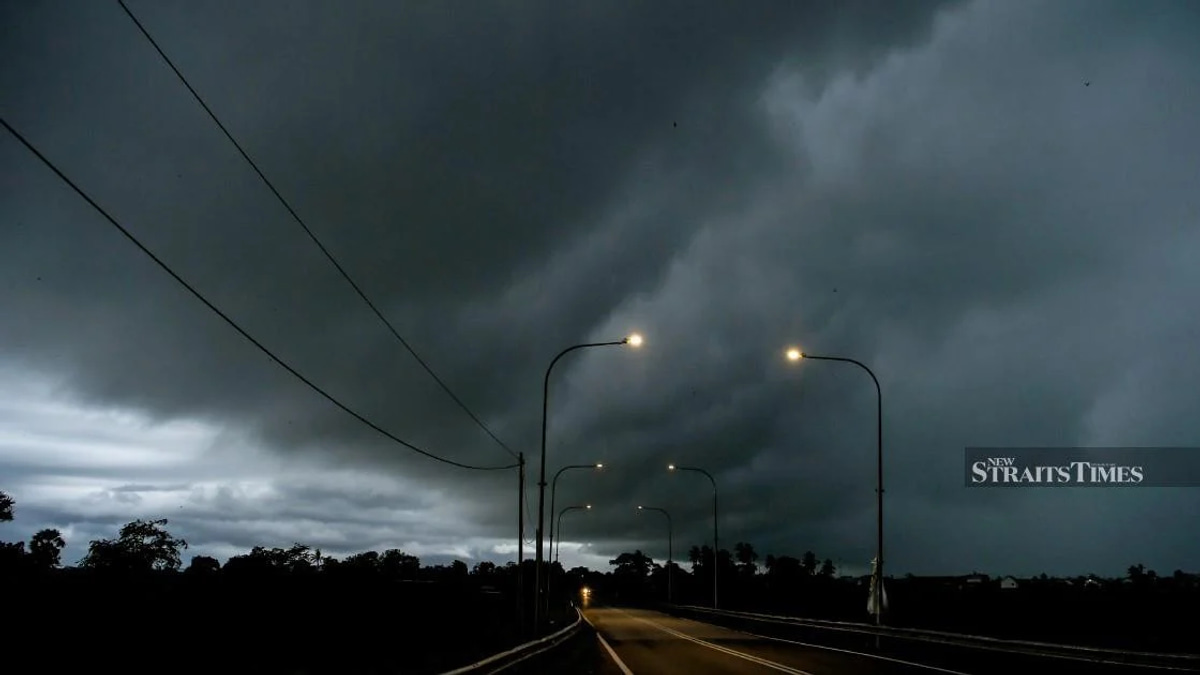 Severe weather alerts issued across 12 Malaysian regions as thunderstorms and heavy rain expected