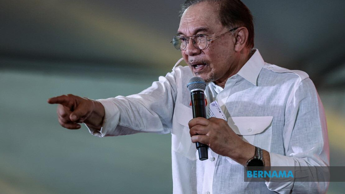 Anwar Defends Kedah Development Push as Sanusi Feud Deepens