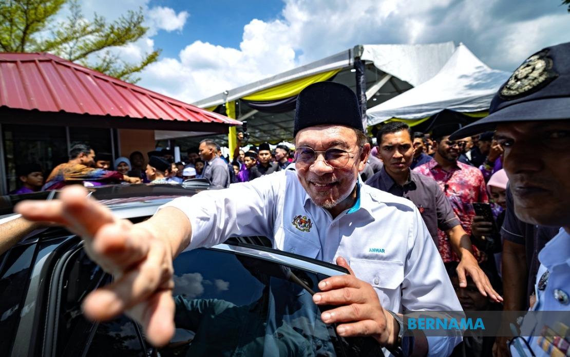 Anwar to Defend KWAP's RM163 Million eFishery Loss in Parliament