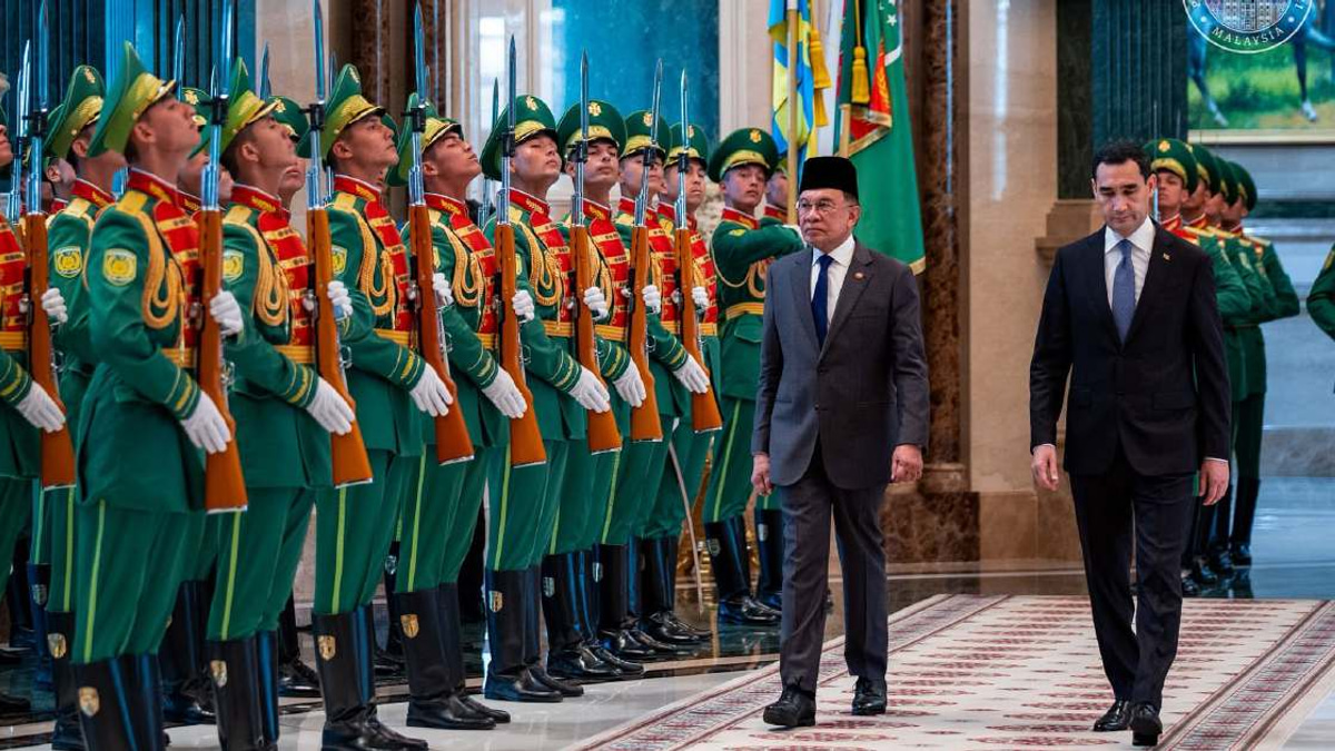 Anwar Ibrahim Receives Official Reception in Turkmenistan