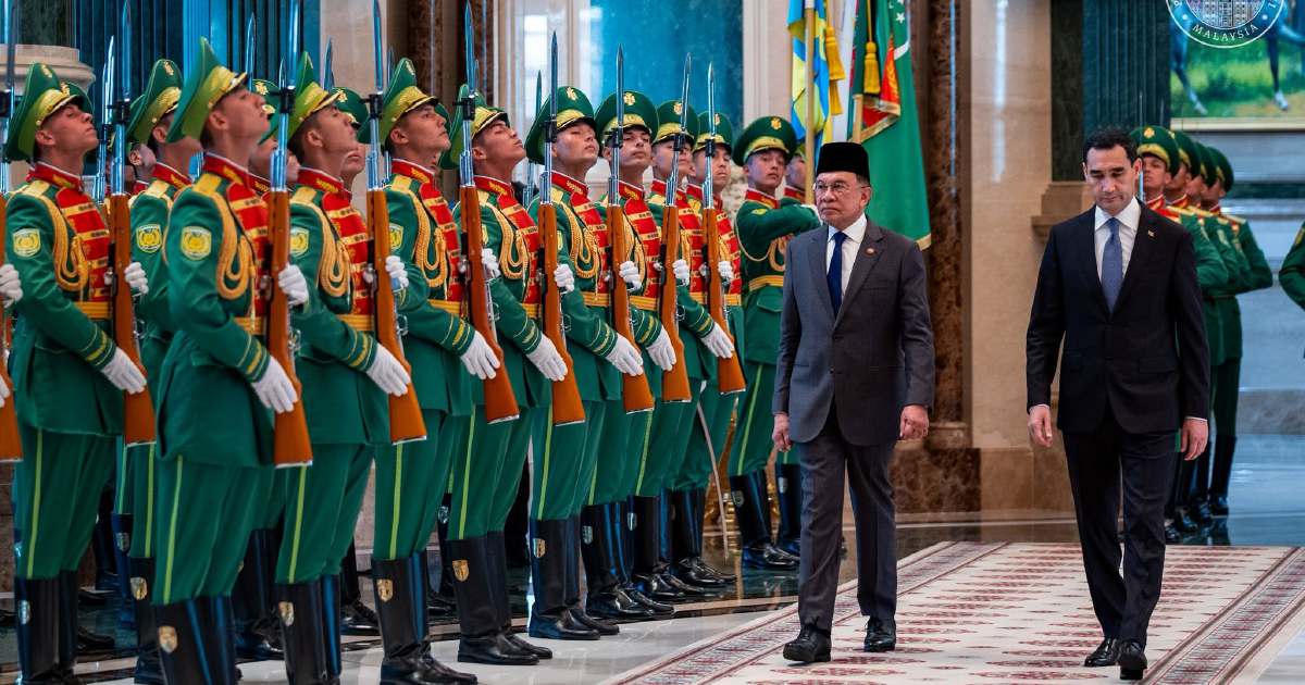Anwar Ibrahim Receives Official Reception in Turkmenistan