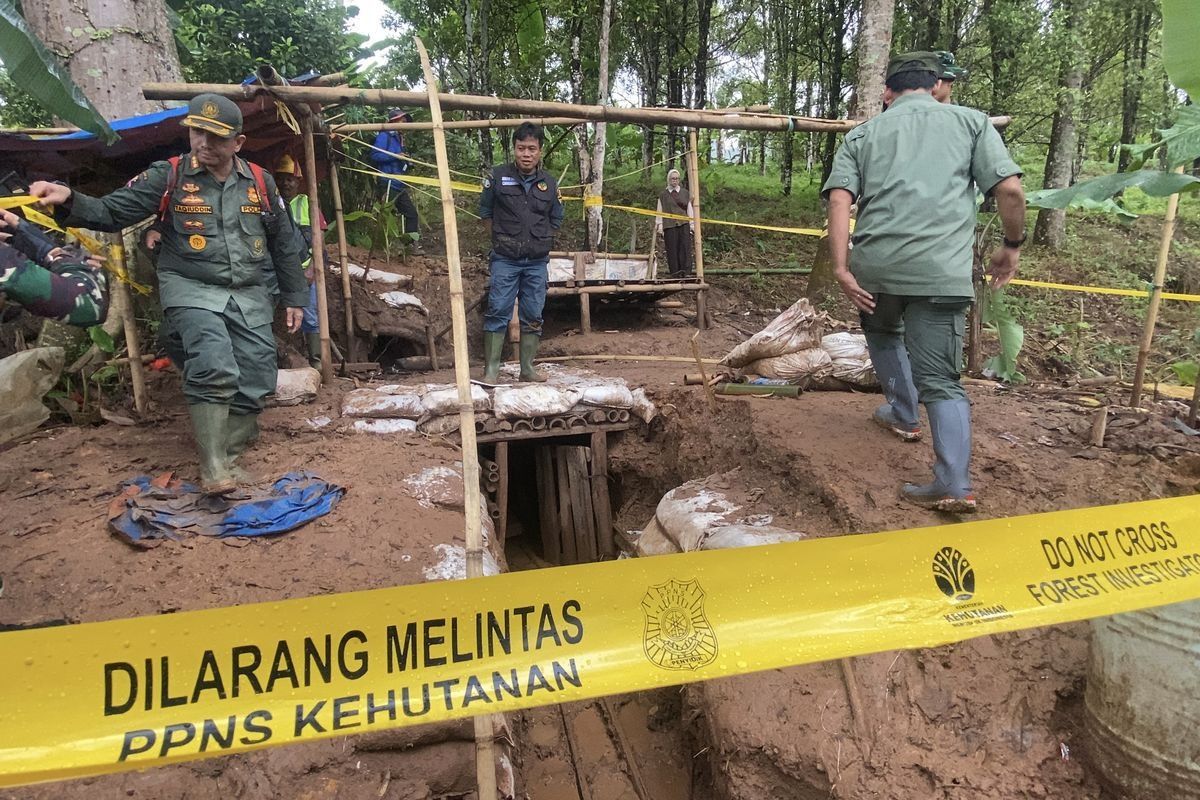Indonesia charges 24 foreigners in major illegal gold mining bust in Maluku