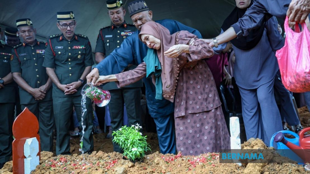 Private Siti Khadijah, 24, Laid To Rest After Hobart Camp Training Tragedy