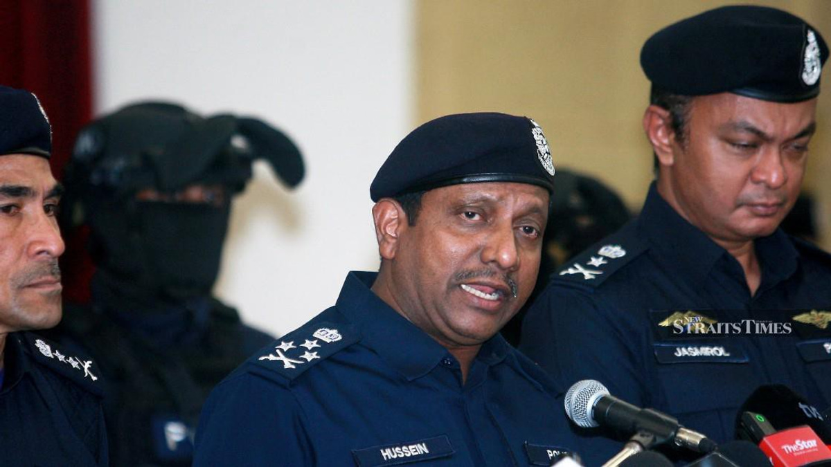 Malaysian narcotics detectives in Jakarta for pilot interview