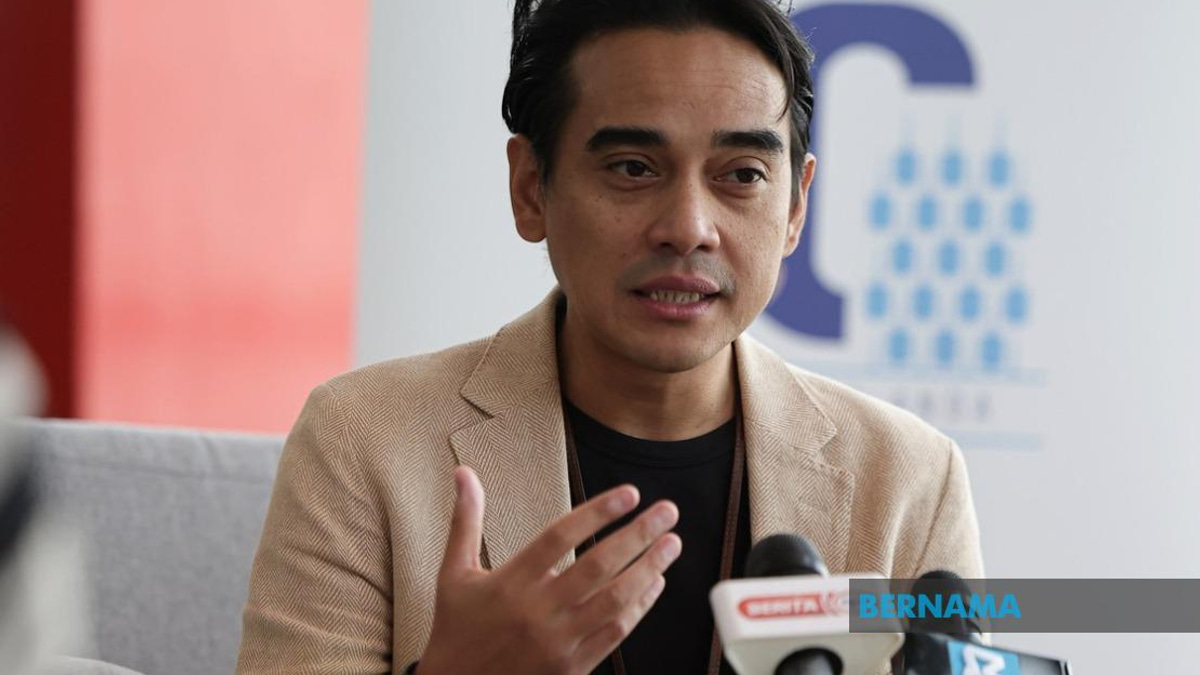 Journalists Must Master AI Skills to Survive Newsroom Disruption, Says Broadcasting Chief