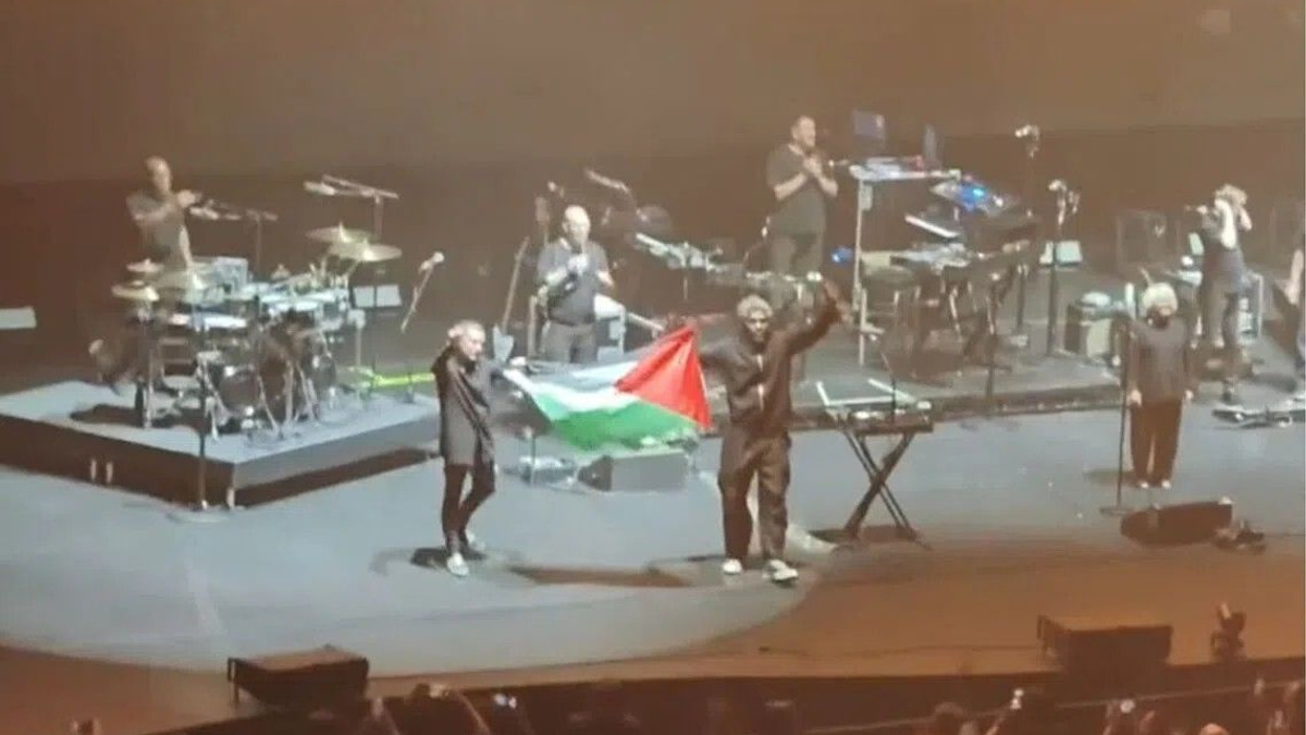 Massive Attack Barred from Singapore Over Palestinian Flag Incident at Concert
