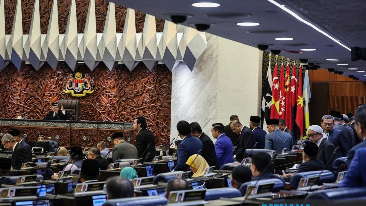 PM's Absence No Bar to TH Inquiry Debate, Says Tengku Zafrul