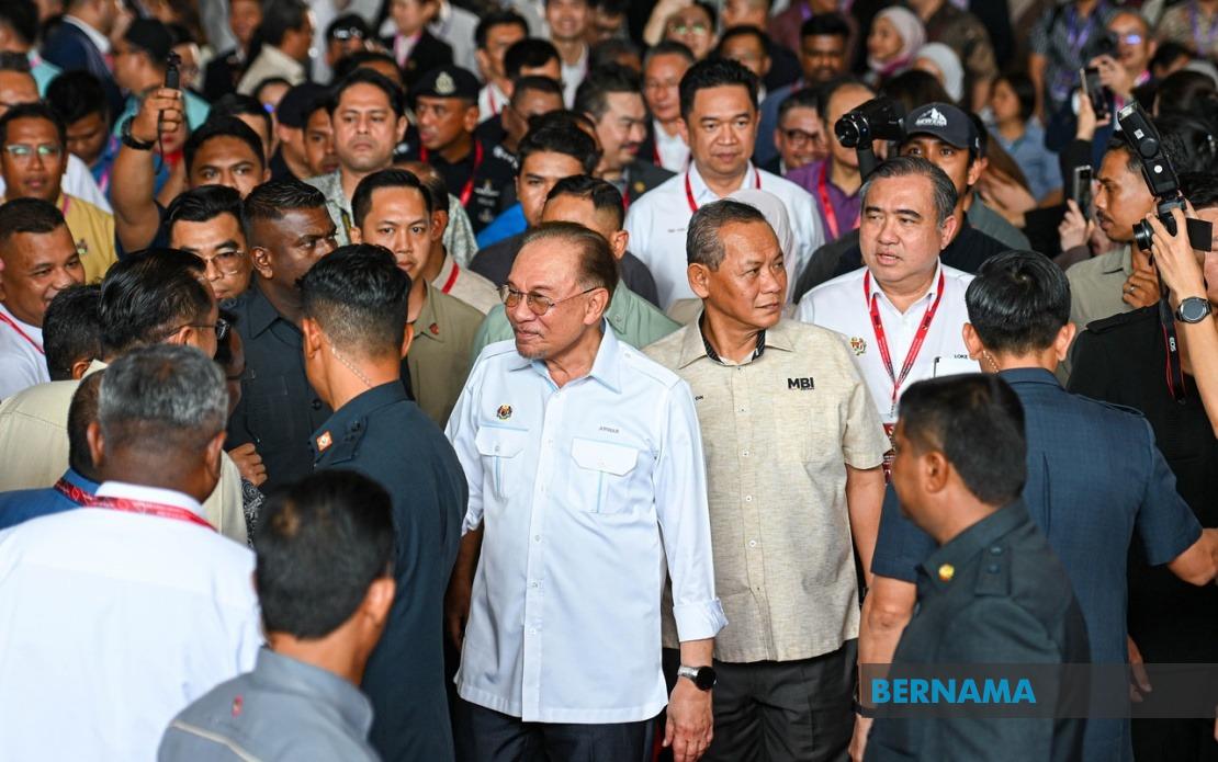 Anwar Asks Melaka DAP To Reconsider Withdrawal From State Government