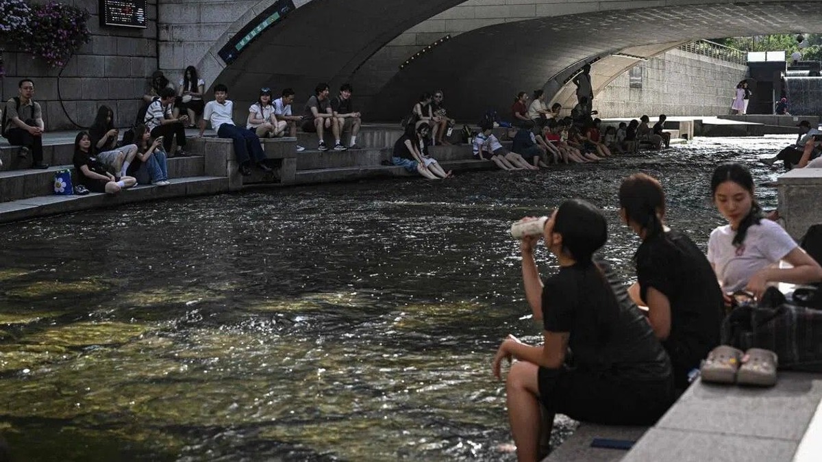 South Korea swelters as heat reaches record 42.5°C amid worsening climate crisis
