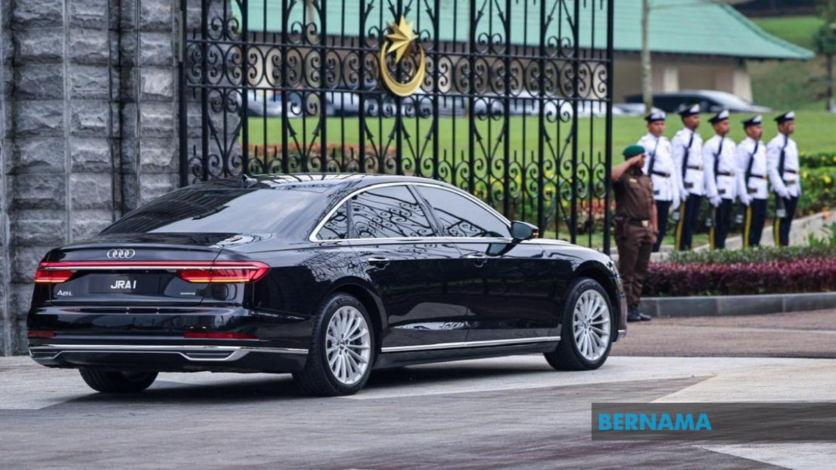 Onn Hafiz Arrives at Istana Bukit Serene for Johor Menteri Besar Swearing-In