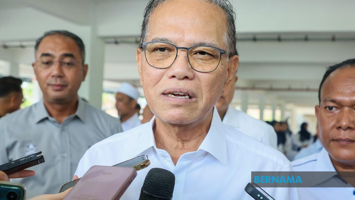 Pahang Menteri Besar Rallies Orang Asli Youth Towards Skills and Higher Learning