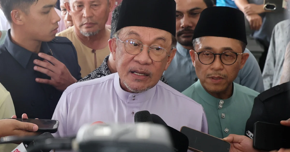 PM Anwar Directs Local Councils to Cut Red Tape and Accelerate Development Approvals