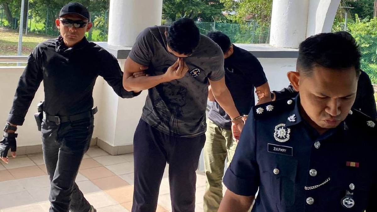 Two Malaysian Soldiers Charged with Smuggling Myanmar Migrants