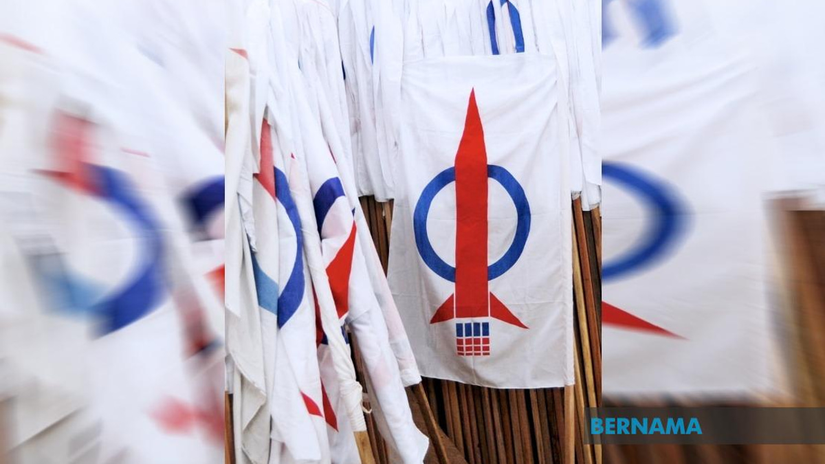 DAP Members To Vote On Whether Party Stays In Unity Government