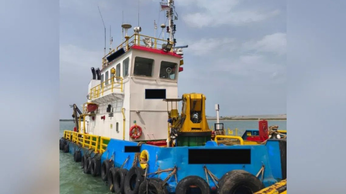 Eight tugboat crew members arrested for stealing marine gas oil off Singapore coast