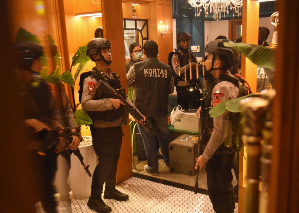 Jakarta's Biggest Corruption Scandal in Years: Deputy Attorney General Resigns After Raids Uncover Millions in Gold and Cash