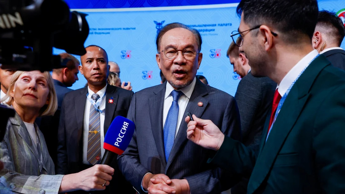 Anwar Ibrahim Opens Up on Russian Cultural Affinity, Elevates Arts Diplomacy