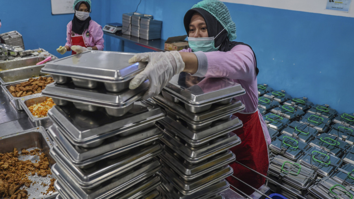 Prabowo Orders Comprehensive Review of Free Meals and Co-operative Programmes Amid Public Backlash