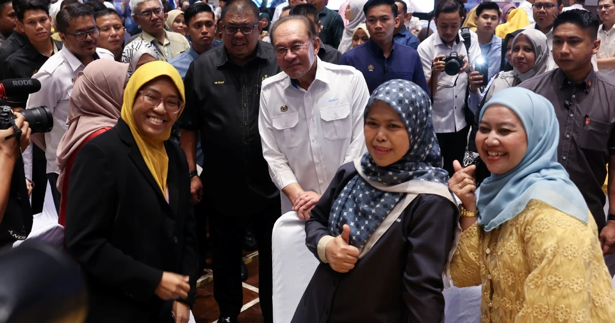 Malaysia's Civil Service Drives Rise in Global Competitiveness Rankings
