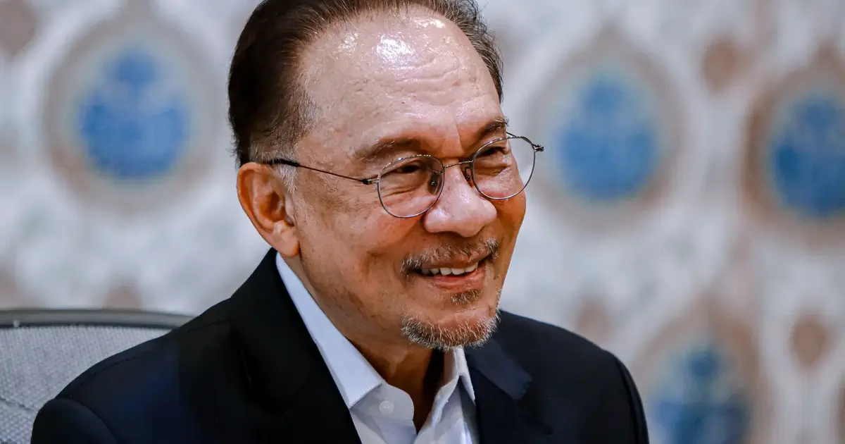 Anwar Leads Approval Ratings in Latest Merdeka Center Survey