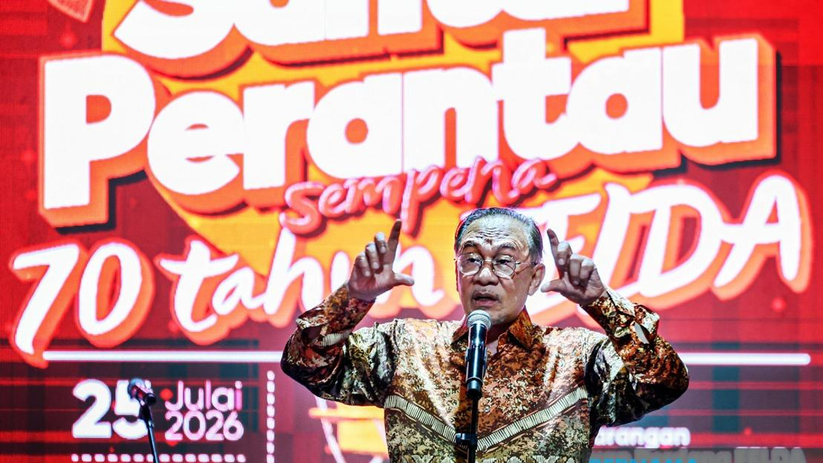 Anwar Pushes for Swift Implementation of Seven Felda Settler Support Initiatives