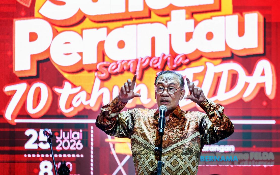 Anwar Pushes for Swift Implementation of Seven Felda Settler Support Initiatives