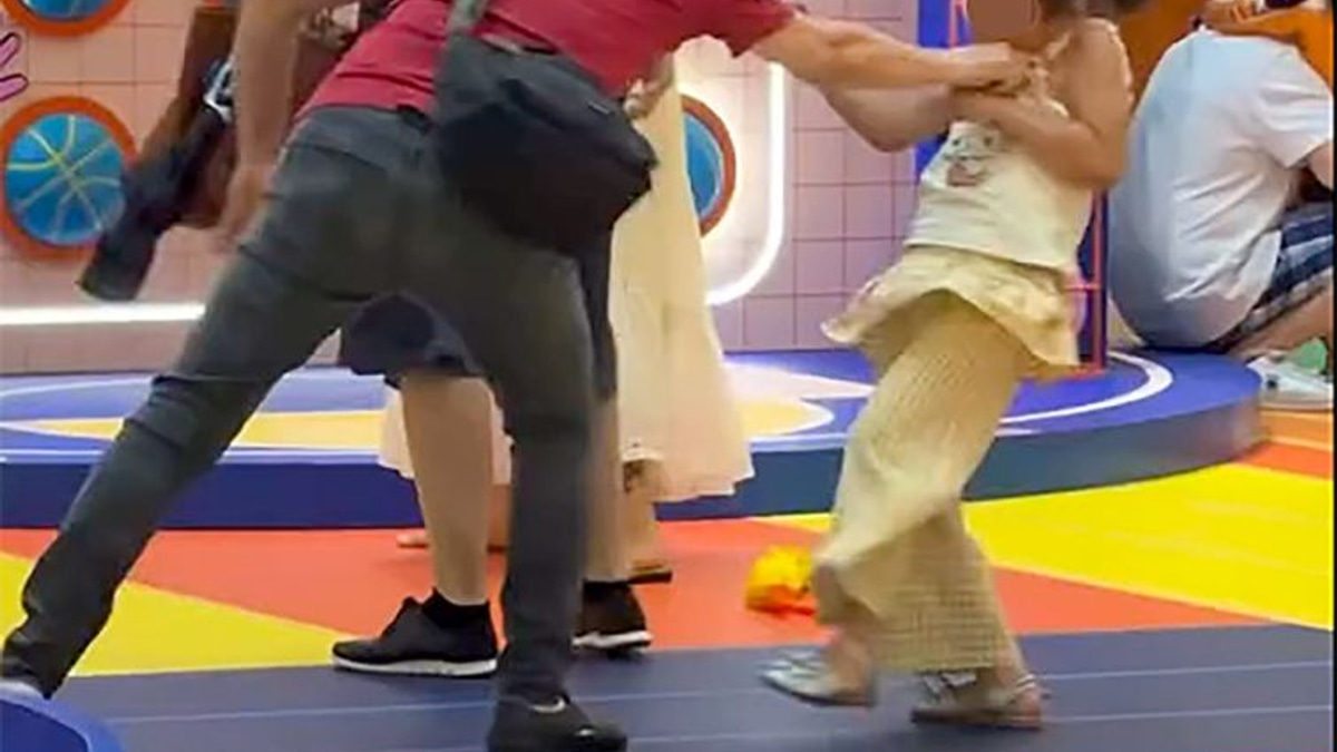 Two women arrested after violent clash at Hong Kong shopping centre involving five-year-old girl