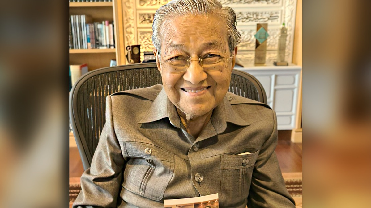 Cabinet Ministers Celebrate Dr Mahathir's 101st Birthday with Well-Wishes
