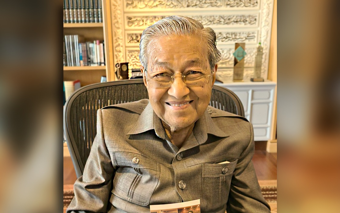 Cabinet Ministers Celebrate Dr Mahathir's 101st Birthday with Well-Wishes