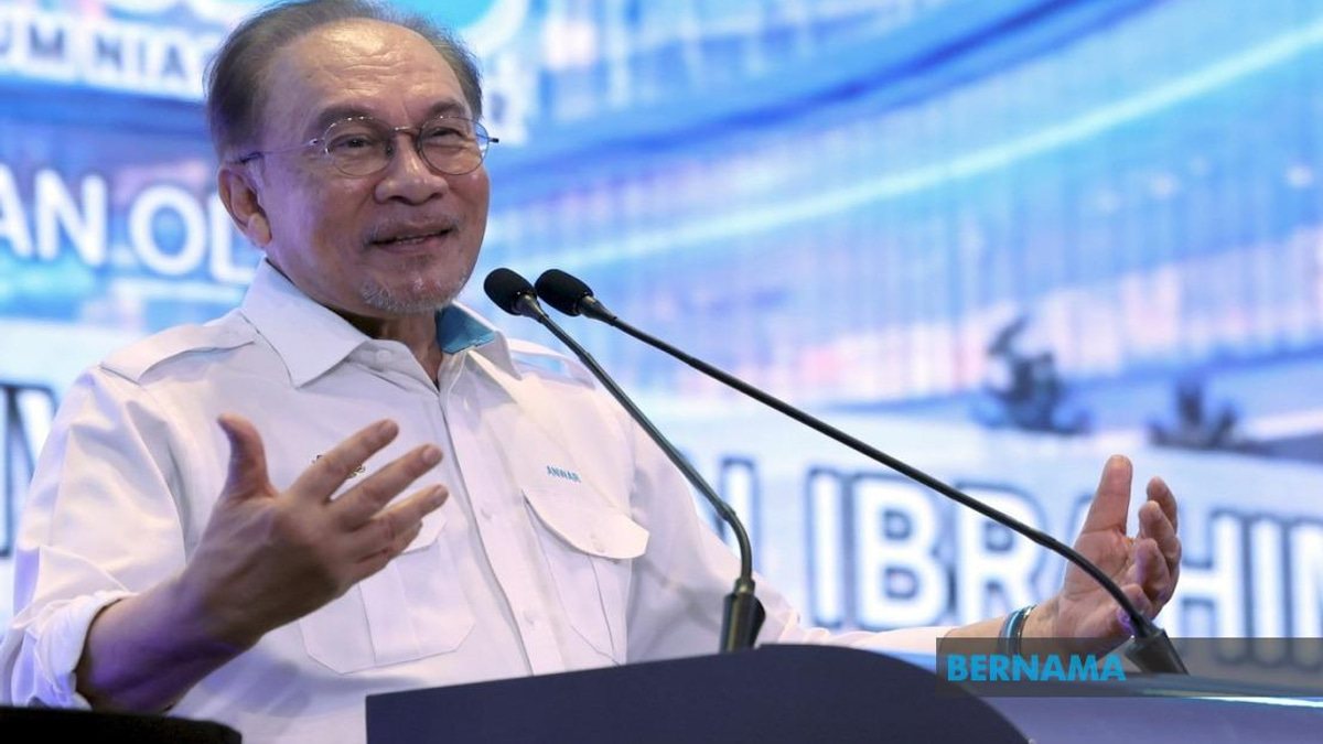 Anwar Ibrahim Advocates Mentor-Led Approach to Develop Bumiputera Entrepreneurs
