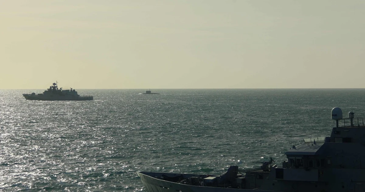UK PM Calls Russian Warship's Warning Shots 'Reckless' Amid Channel Tensions