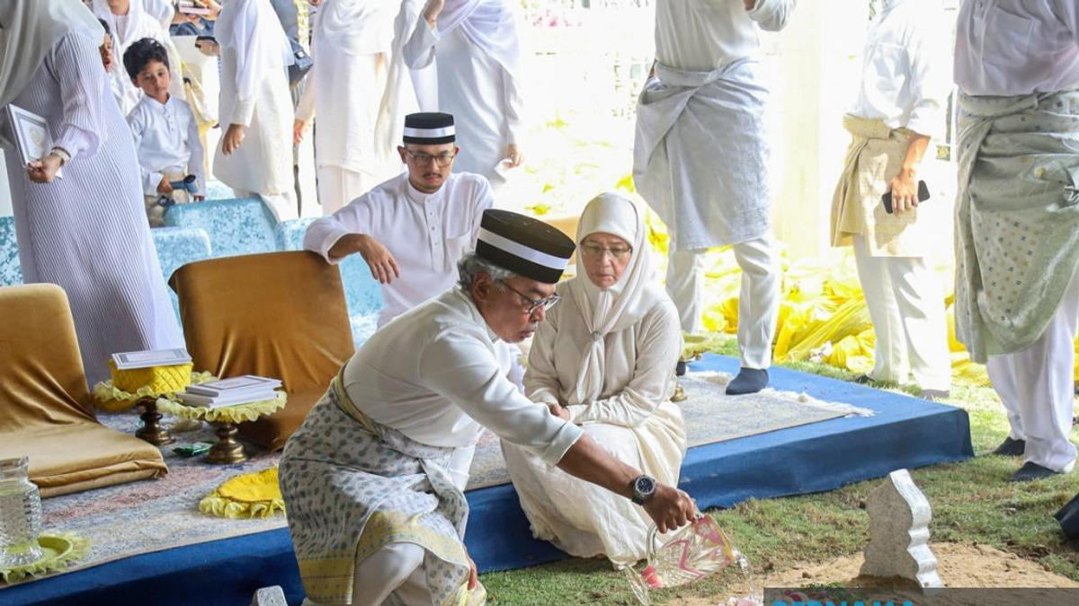 Tengku Puteri Seri Kemala, Elder Sister of Pahang Sultan, Laid To Rest