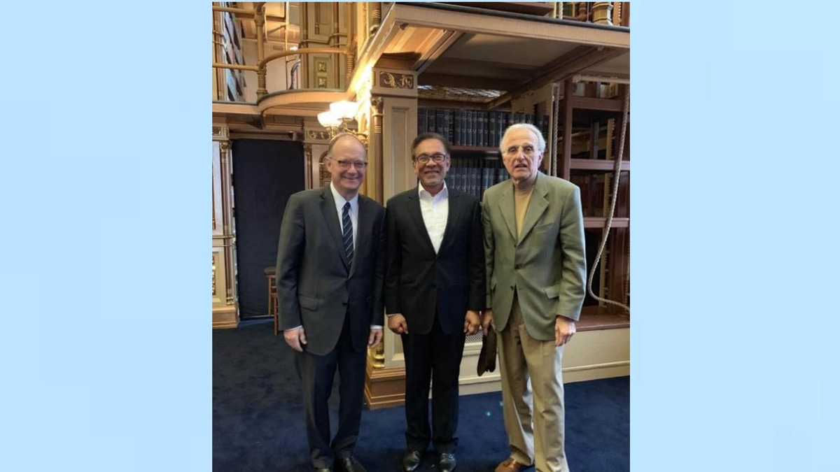 PM Anwar Ibrahim Mourns Passing of Distinguished Islamic Scholar John Esposito