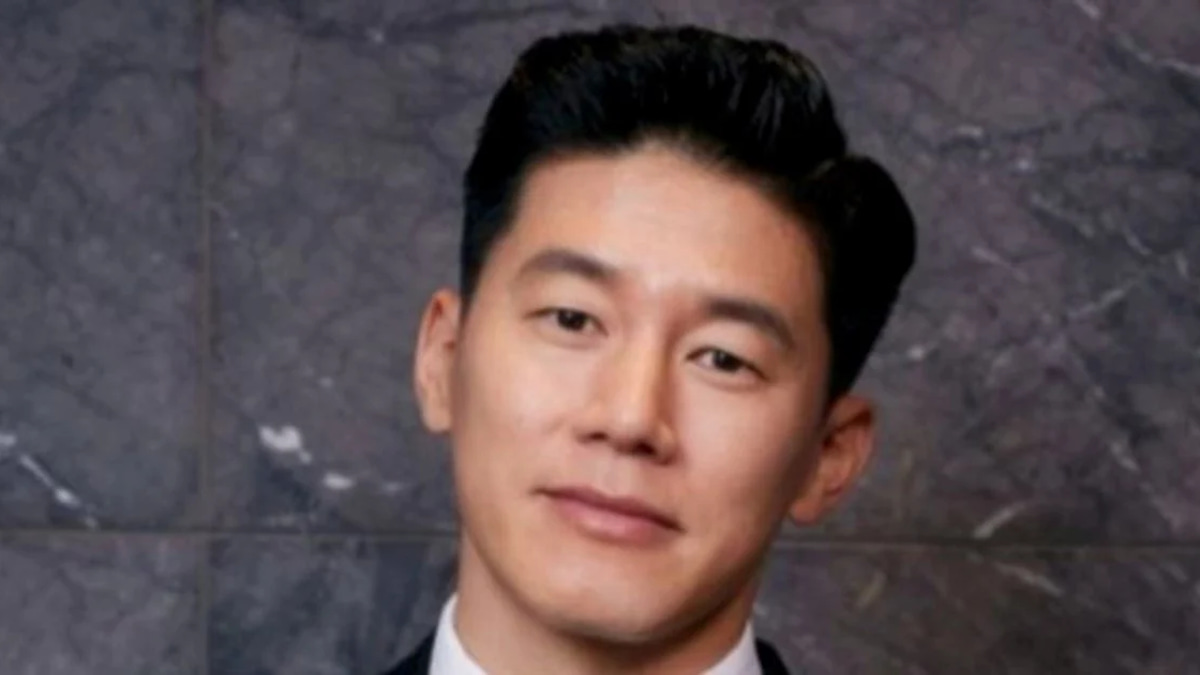 From Rags to Stardom: Korean Actor Kim Mu Yeol Opens Up About Surviving on RM500 a Year Before His Big Break