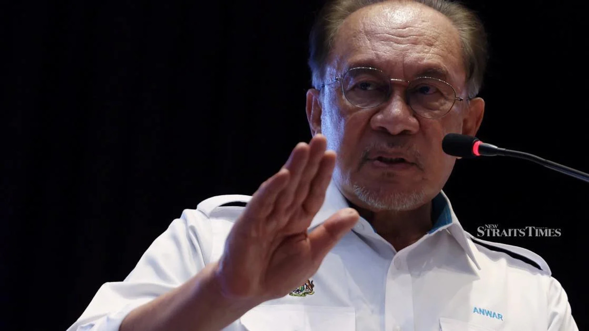 Malaysia's Competitiveness Gains Rooted in Civil Service Excellence, Says Anwar