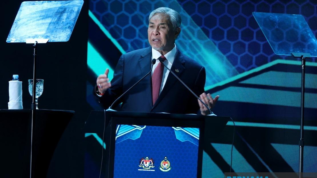 Immigration Officers Deserve Better Service Scheme, Says DPM Zahid