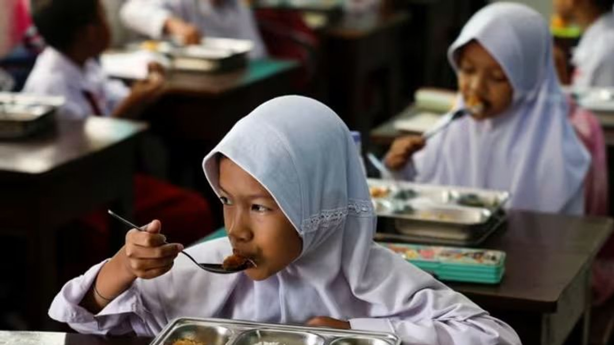 Indonesia's Free Meals Programme in Turmoil as Second Leadership Exit Rocks President Prabowo's Flagship Initiative
